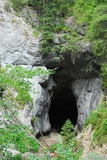 Vstup do první jeskyně Cetăţile Rădesei z druhé strany.