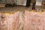 31.7. 2006 - Oltář v jeskyni Anapat