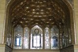 30.5. 2008 - Esfahan, zrcadlová výzdoba ve vstupní části paláce Čečel Sotun