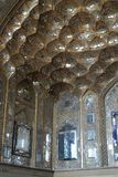 30.5. 2008 - Esfahan, zrcadlová výzdoba ve vstupní části paláce Čečel Sotun
