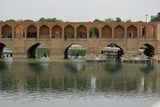 30.5. 2008 - Esfahan, Si-o Se Pol, čili most Třiatřiceti oblouků