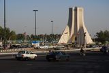 5.6. 2008 - Teherán, Azadi monument postavený k 2500 letému výročí založení perského království