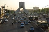 5.6. 2008 - Teherán, ukázka teheránské ulice ve velmi slabém provozu