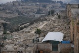 26.1.2008 - Jeruzalém, hřbitov za hradbami, je opravdu velký a táhne se i na druhou stranu údolí.