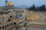 26.1.2008 - Jeruzalém, zeď nářků s Dómem kamene nad ní.