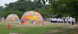 4.8. 2007 - Himeji, divné kopule v podhradí