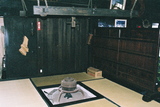 Shirakawa-go, ohniště uvnitř domku ve stylu gashó-zukuri
