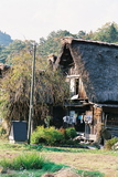Shirakawa-go, dům ve stylu gashó-zukuri a sušící se prádlo