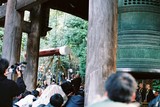 Kjóto, chrám Chion-in, největší japonský zvon, bití, koukejte na ty mnichy