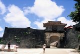 27.6. 2007 - Okinawa, Brána do hradu Shuri v Naze