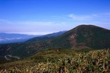 7.7. 2007 - Hókkaidó, Niseko, pohled z Nytonupuri (1080m) k západu na Čisenupuri (1134m)