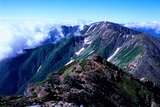 27.7. 2007 - Jižní Alpy, vrchol Kita-dake (3192m), pohled k jihu na Ai-no-dake (3189m)