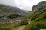 První den ještě bylo zpočátku zamračeno, a tak nám zatím zůstal Cirque du Gavarnie ukryt.