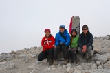 My čtyři na vrcholu Monte Perdida (3188m). Kamča, Katka, Peťulka a Strašlivý Uragán.