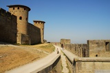 Carcassonne. Cesta mezi vnějším a vnitřním okruhem hradeb.
