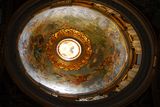 18.9. 2008 - Vatikán. Bazilika sv. Petra, strop.