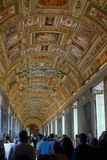 18.9. 2008 - Vatikán. Chodba ve vatikánském muzeu.